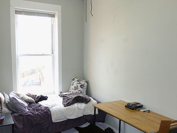 4th image of 3572 W Cortland St #2W