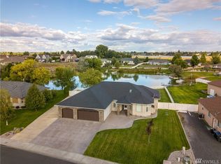907 Sand Dunes Rd, Moses Lake, WA 98837