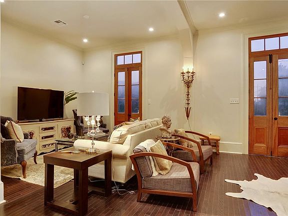 5th image of 2501 Carondelet St