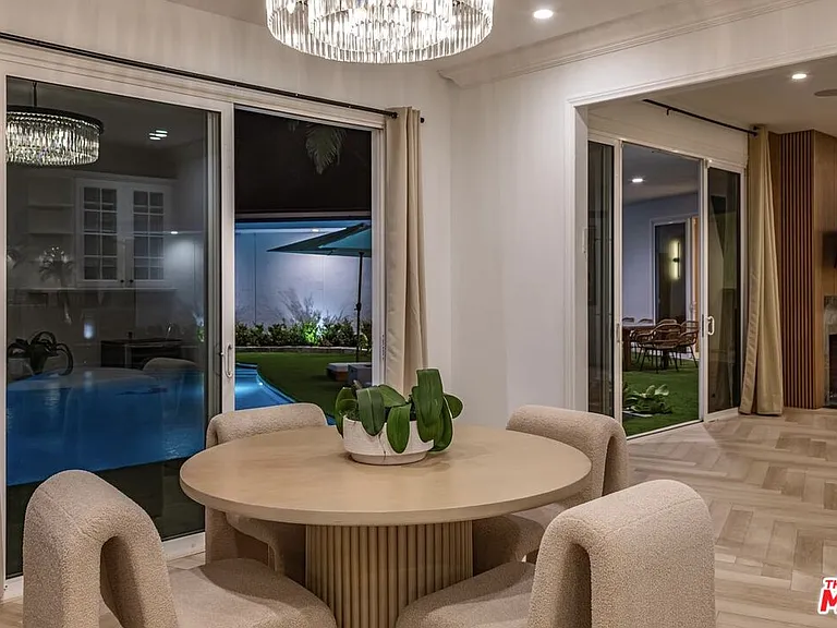 560 Chalette Dr — Photo 15