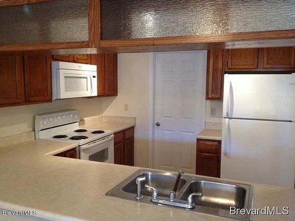 3rd image of 3184 Finsterwald Dr