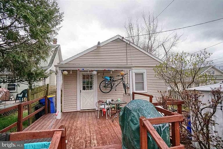 2nd image of 721 Lancaster Ave