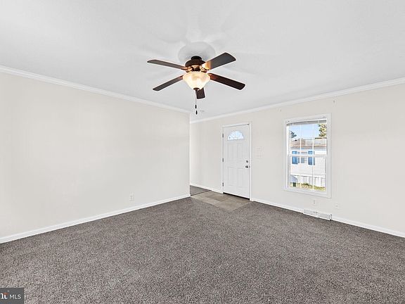 4th image of 35541 Joann Dr