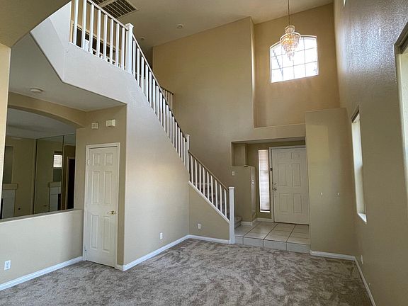 4th image of 9777 Floweret Ave