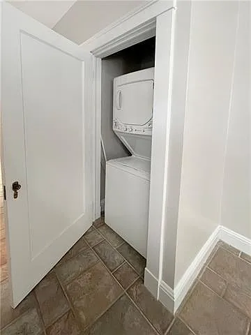 1240 Pleasant St — Photo 8