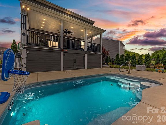 4th image of 1023 Ava Trail Ln