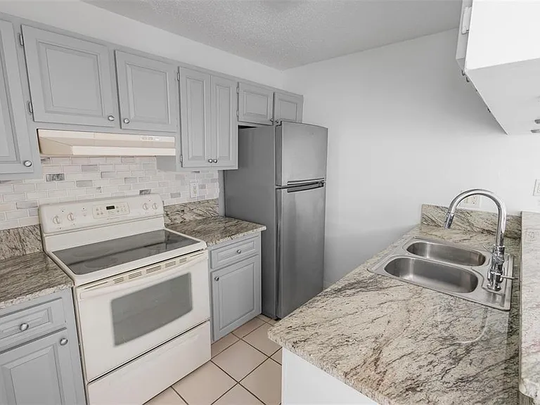 1834 Bough Ave #1 — Photo 7