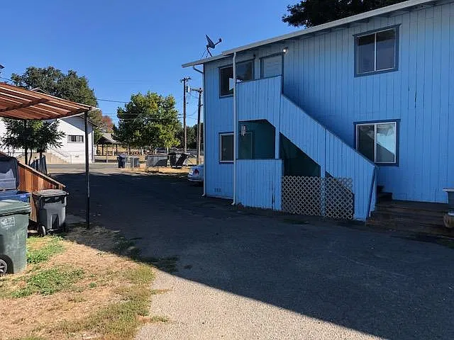 2 bed, 700 sqft, $1,400 — Photo 1