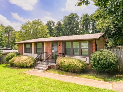 9012 McMillian Dr, Harrisburg, NC, 28075