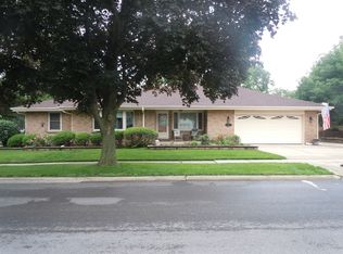 533 E Washington St, Villa Park, IL 60181