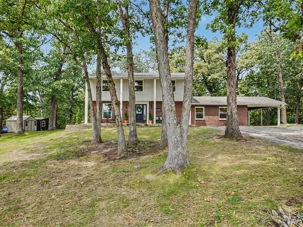 34 Oakwood Ln, Warrenton, MO 63383