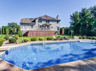 314 Valley View Cir, Freehold, NJ 07728