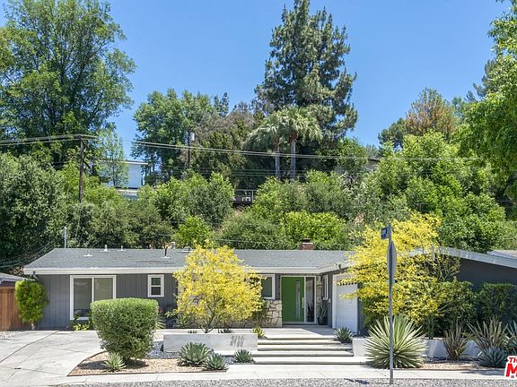 3rd image of 4766 Larkwood Ave