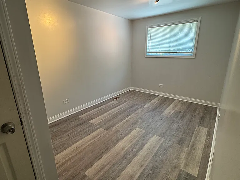 6733 S Racine Ave — Photo 6