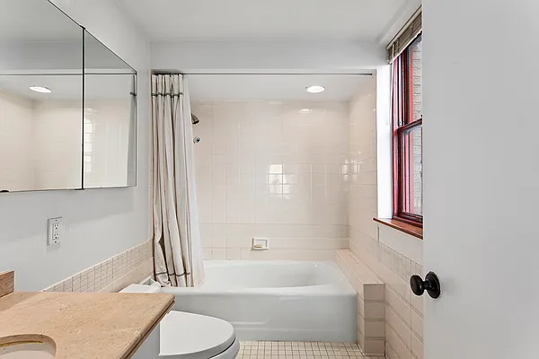 Rented by Compass | media 7