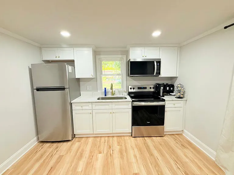 312 Sycamore St — Photo 2