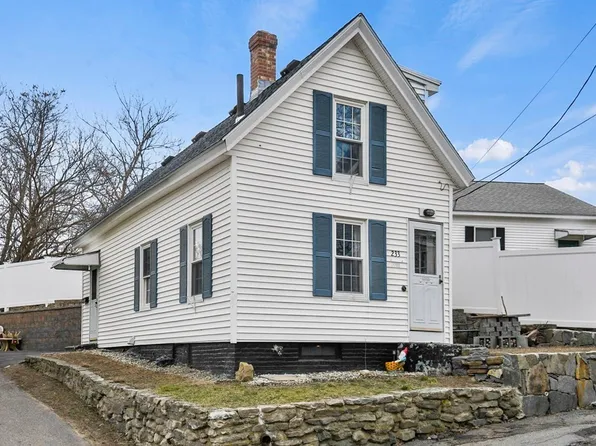 233 Woodlawn St, Clinton, MA 01510