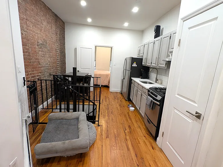 226 E 85th St #1A — Photo 2