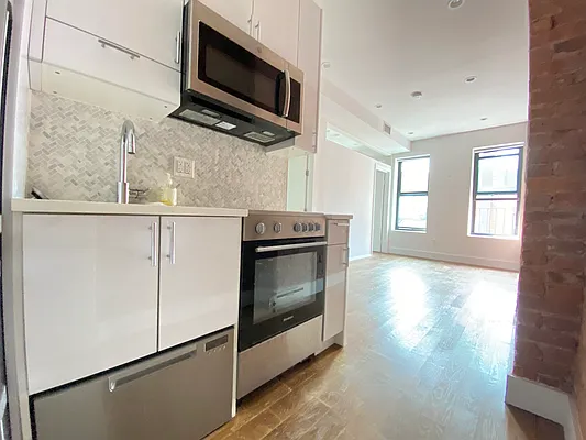 Rented by REAL New York | media 11