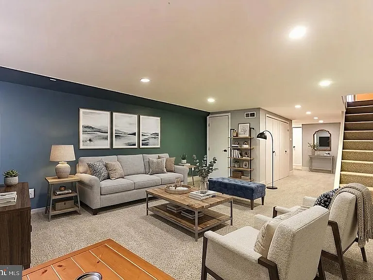 814 S Clinton St — Photo 26