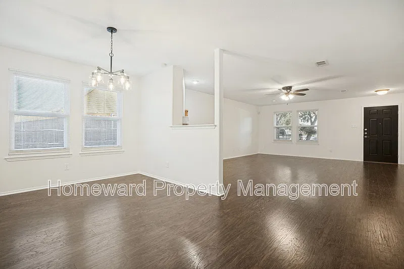3 bed, 2.0 bath, 1868 sqft, $2,250 — Photo 2
