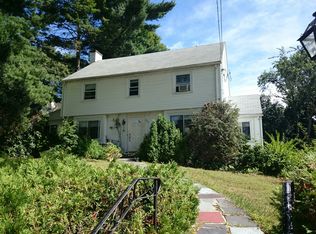 207 Russett Rd, Brookline, MA 02467