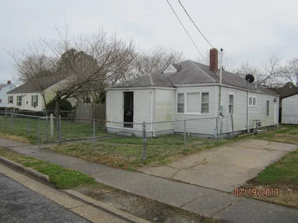 2712 Pinewell St, Portsmouth, VA 23704