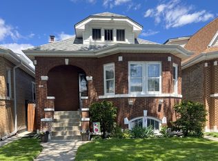 5320 W Wolfram St, Chicago, IL 60641