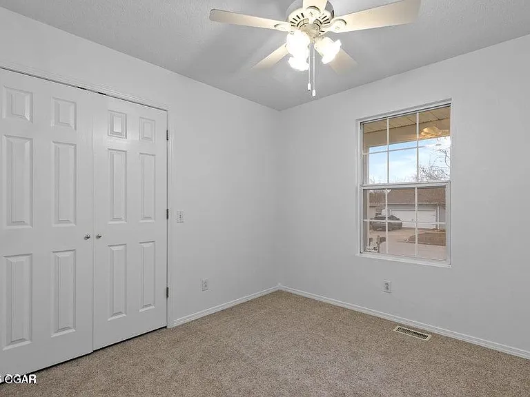 1177 E Amber Dr — Photo 14