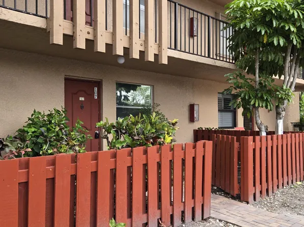 7300 Lake Circle Dr, Pompano Beach, FL