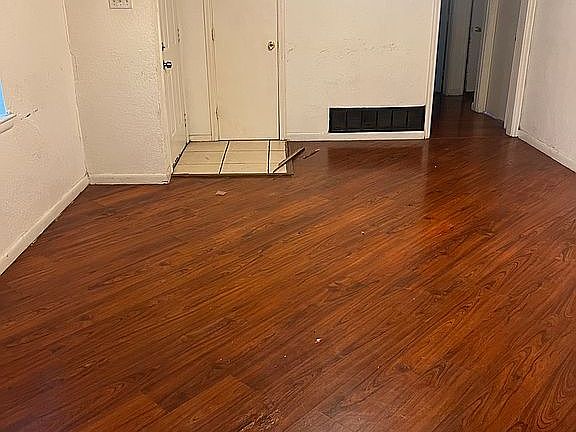 3rd image of 4600 Strong Ave