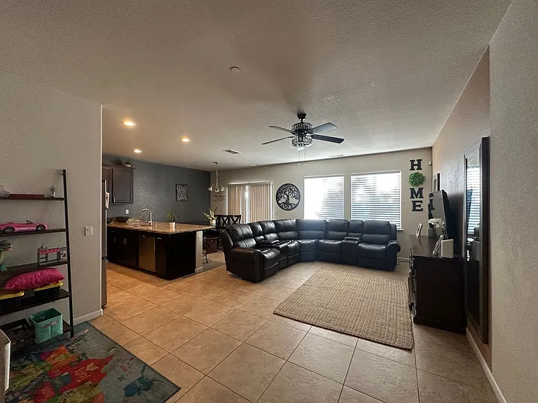 1453 Rosy Dawn Ln — Photo 3