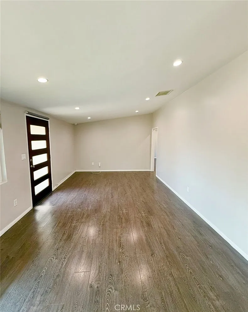 3 bed, 1.5 bath, 1025 sqft, $3,595 — Photo 4