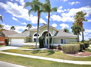960 NW 201st Way, Pembroke Pines, FL 33029