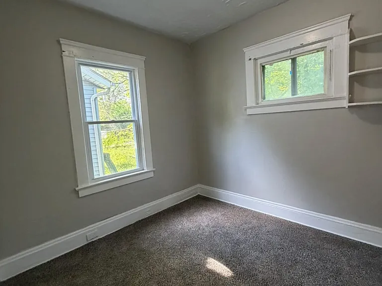 9512 Parkview Ave #1 — Photo 4
