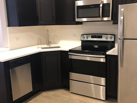 3rd image of 5430 N Western Ave #1F