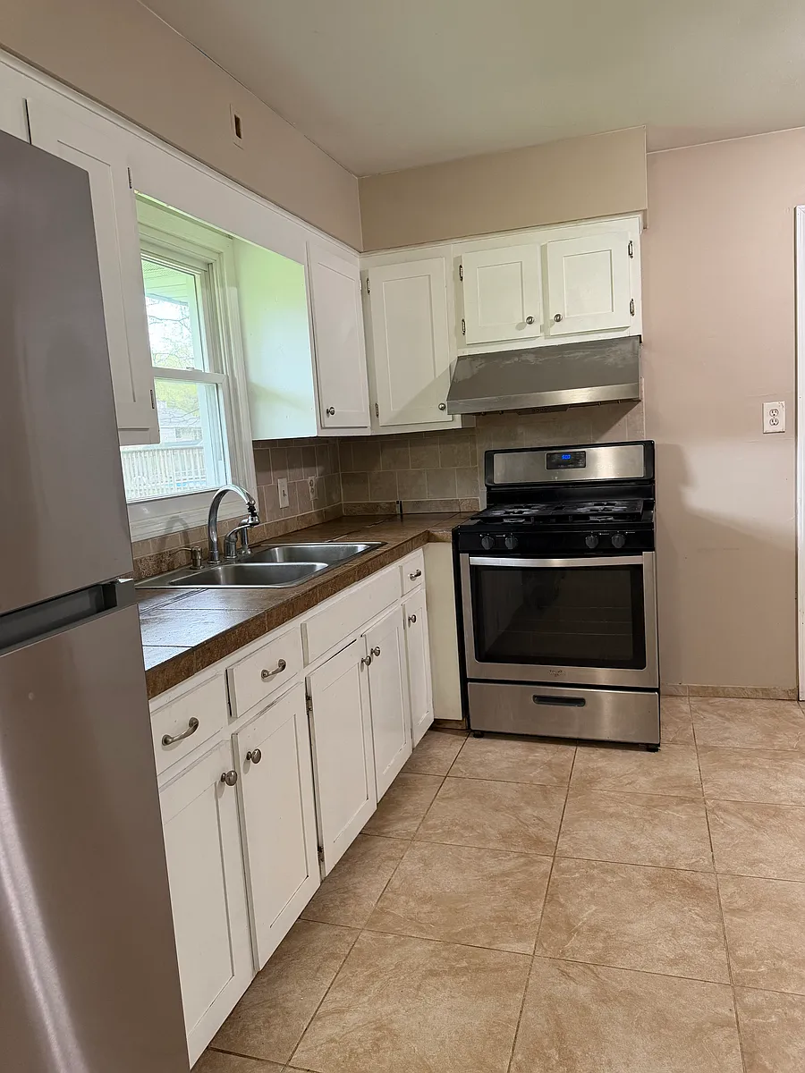 Building Photo - 169 Elm Ln #169
