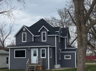 107 4th Ave E, Swea City, IA 50590