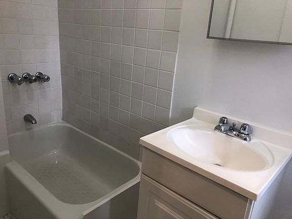 4th image of 190 Broadway #12