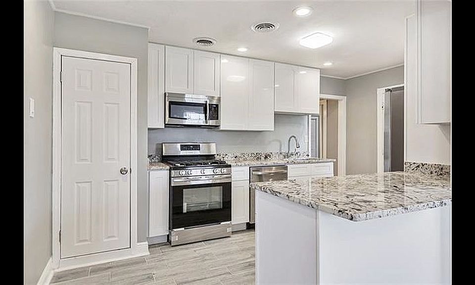 2nd image of 1748 Buccola Ave