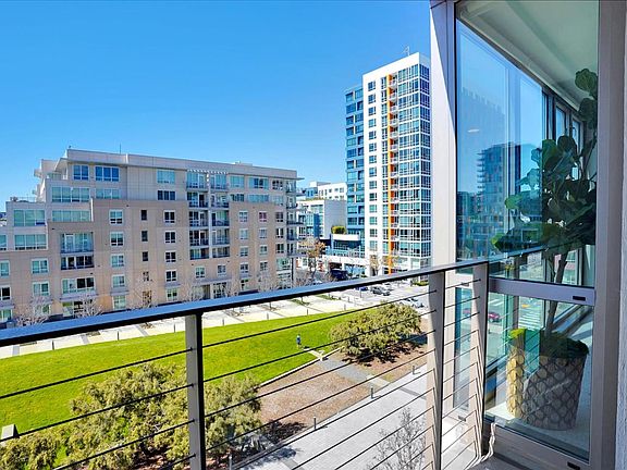 3rd image of 255 Berry St APT 518