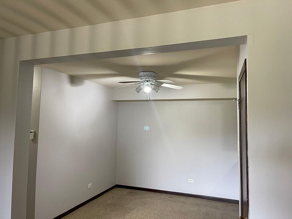 2nd image of 404 E Hickory Rdg #1A