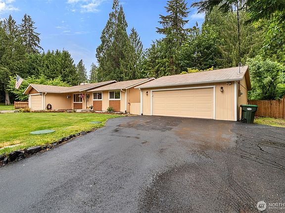 3rd image of 1703 Oxbow Street NE