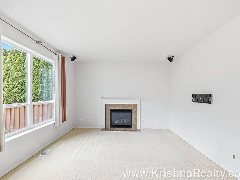 5906 NE Skipton St — Photo 3