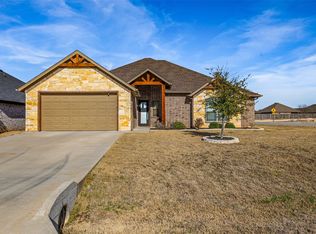 3215 White Horse Dr, Granbury, TX 76049