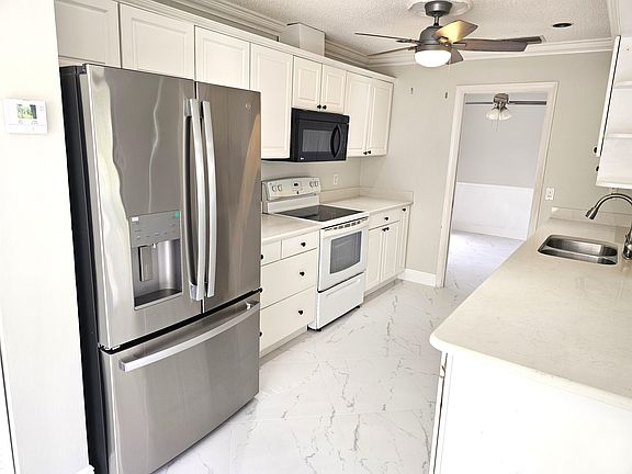 5th image of 4045 Birchwood Dr