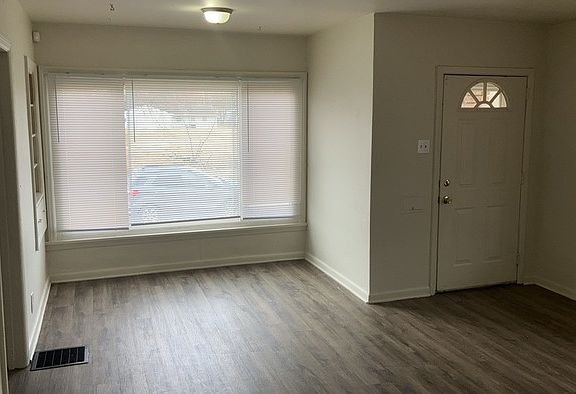 3rd image of 1732 Harold Dr #1732