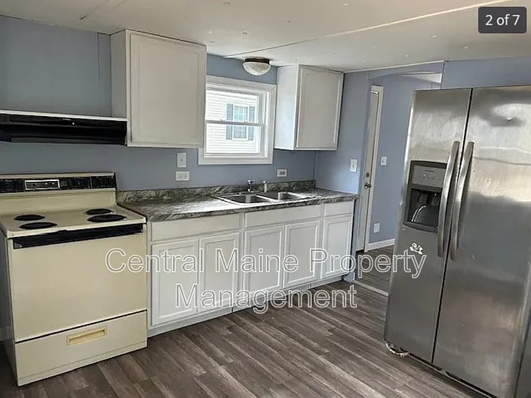 16 Austin Dr — Photo 2