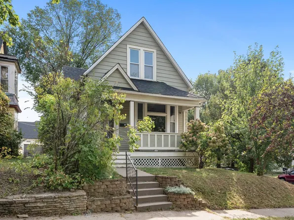 1084 Edgerton St, Saint Paul, MN 55130