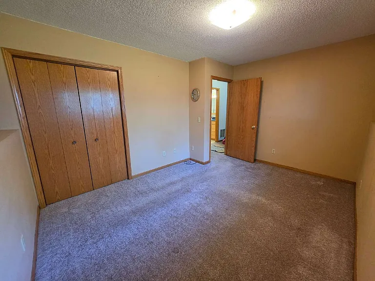 E11975 E Robin Rd — Photo 43